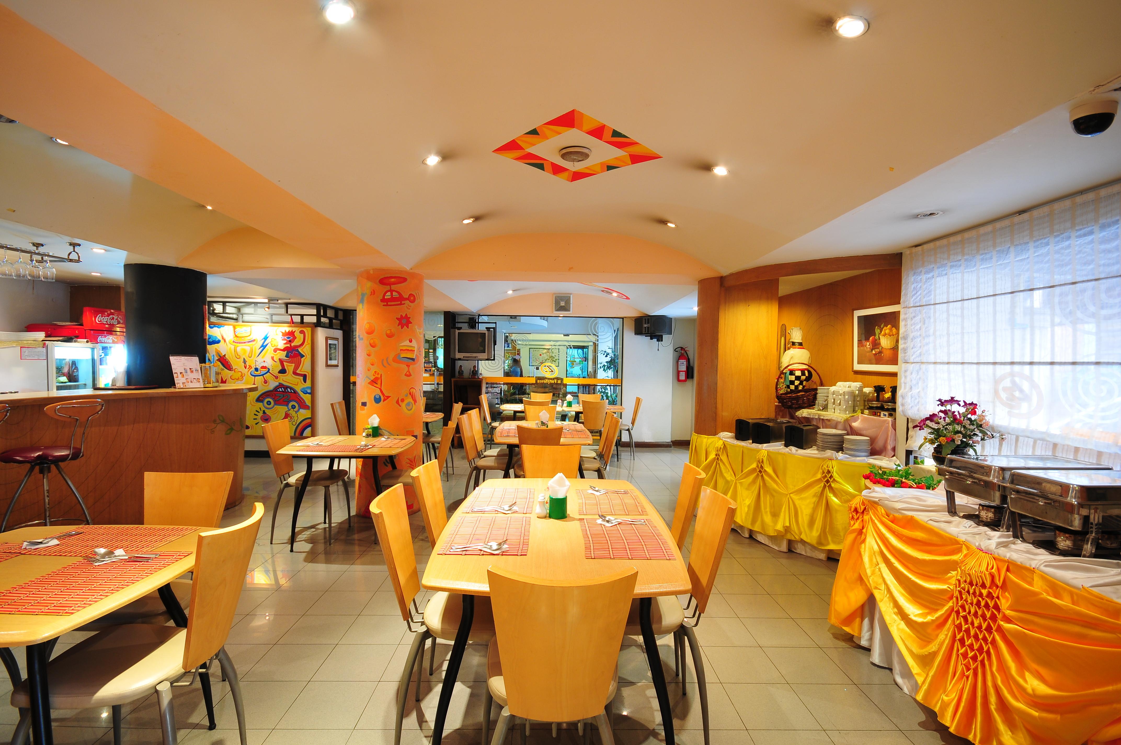 Oyo 75385温隆酒店 曼谷 外观 照片