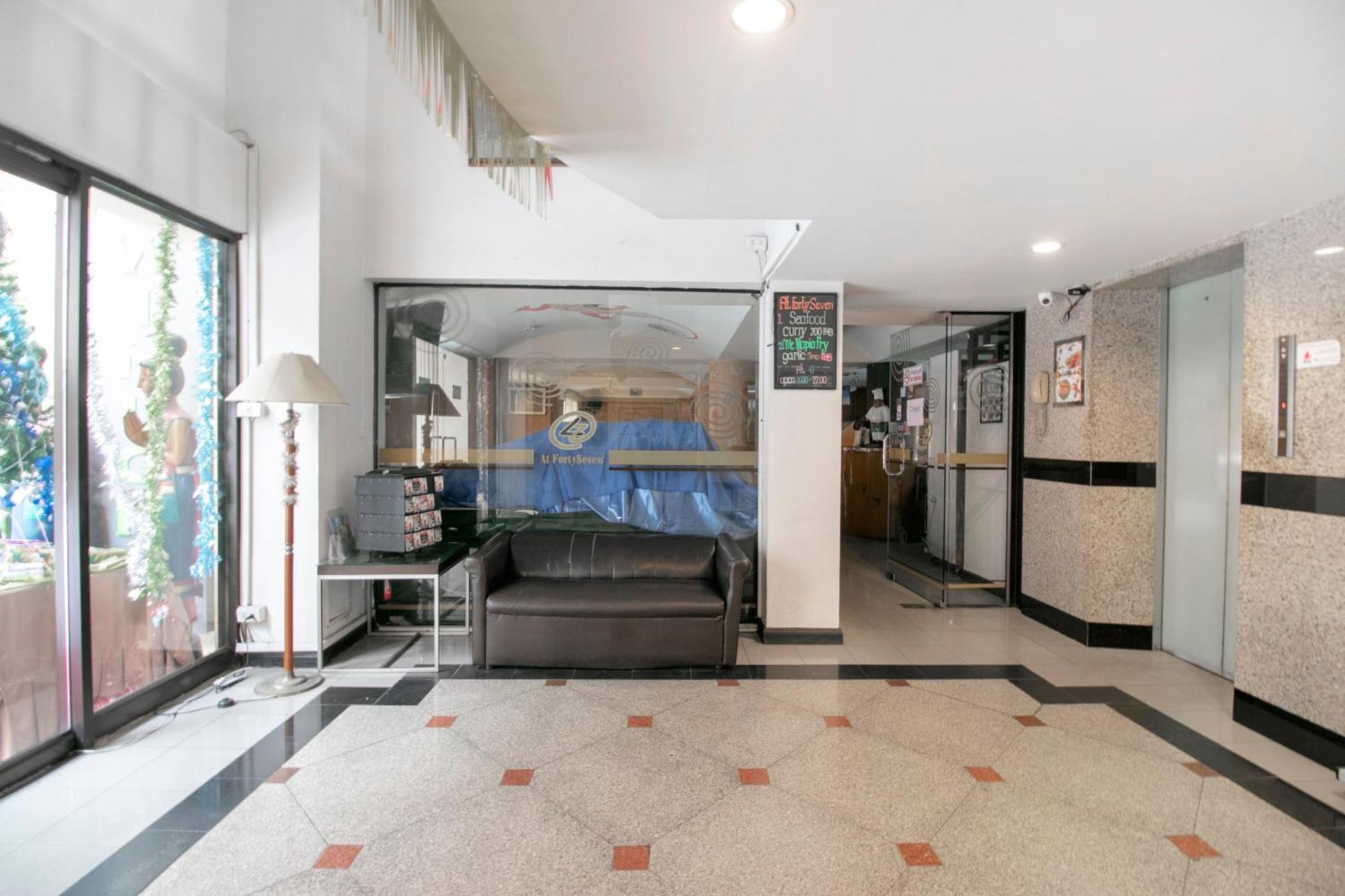 Oyo 75385温隆酒店 曼谷 外观 照片