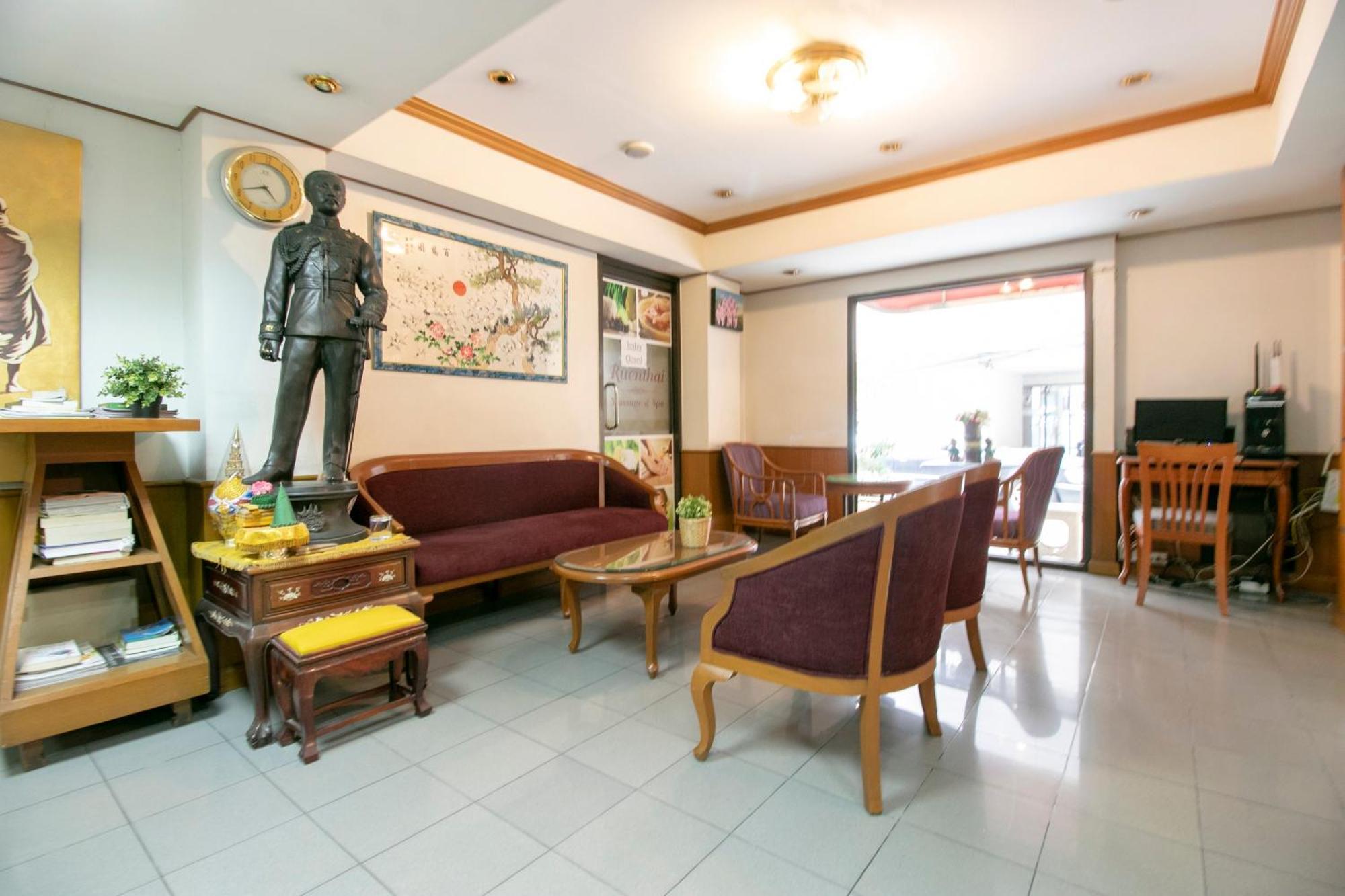 Oyo 75385温隆酒店 曼谷 外观 照片