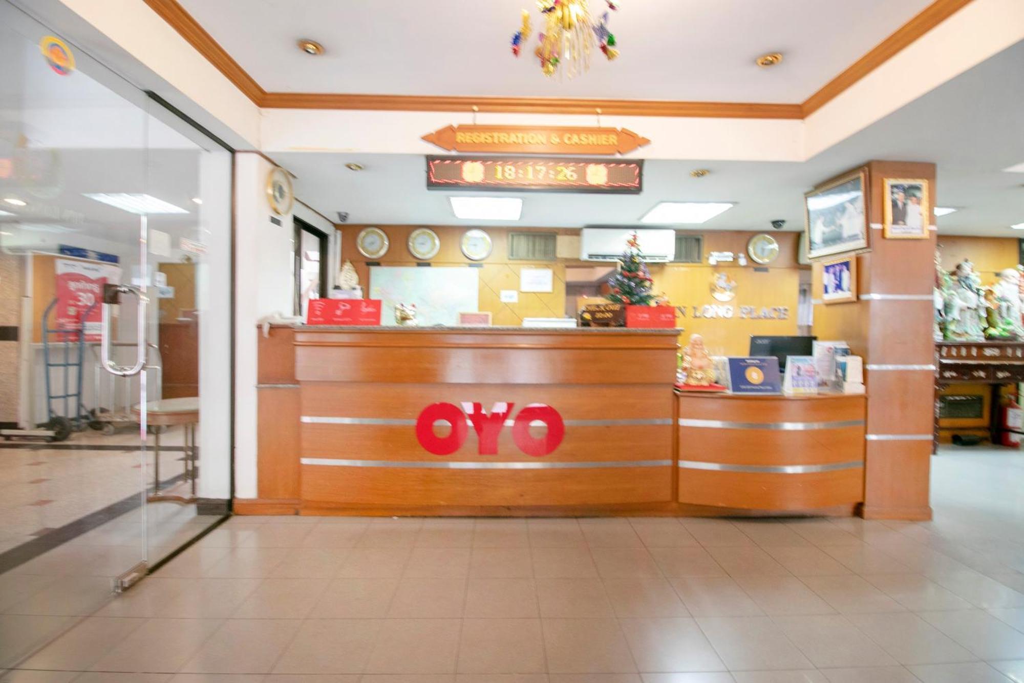 Oyo 75385温隆酒店 曼谷 外观 照片
