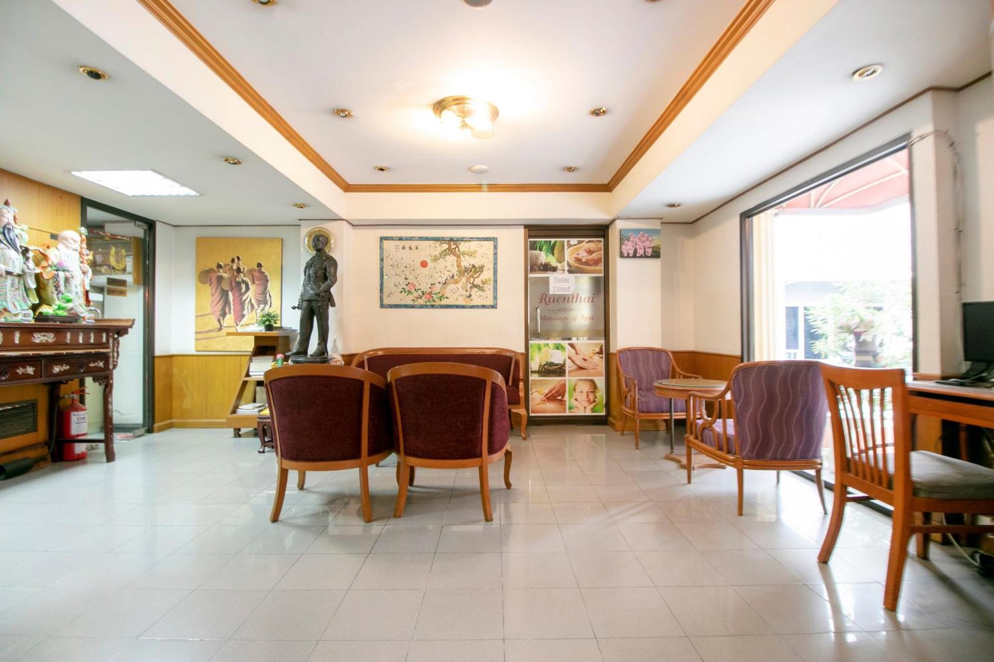 Oyo 75385温隆酒店 曼谷 外观 照片